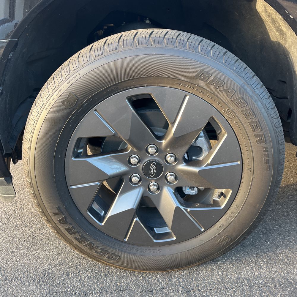 2022 Ford F-150 Lightning Lariat