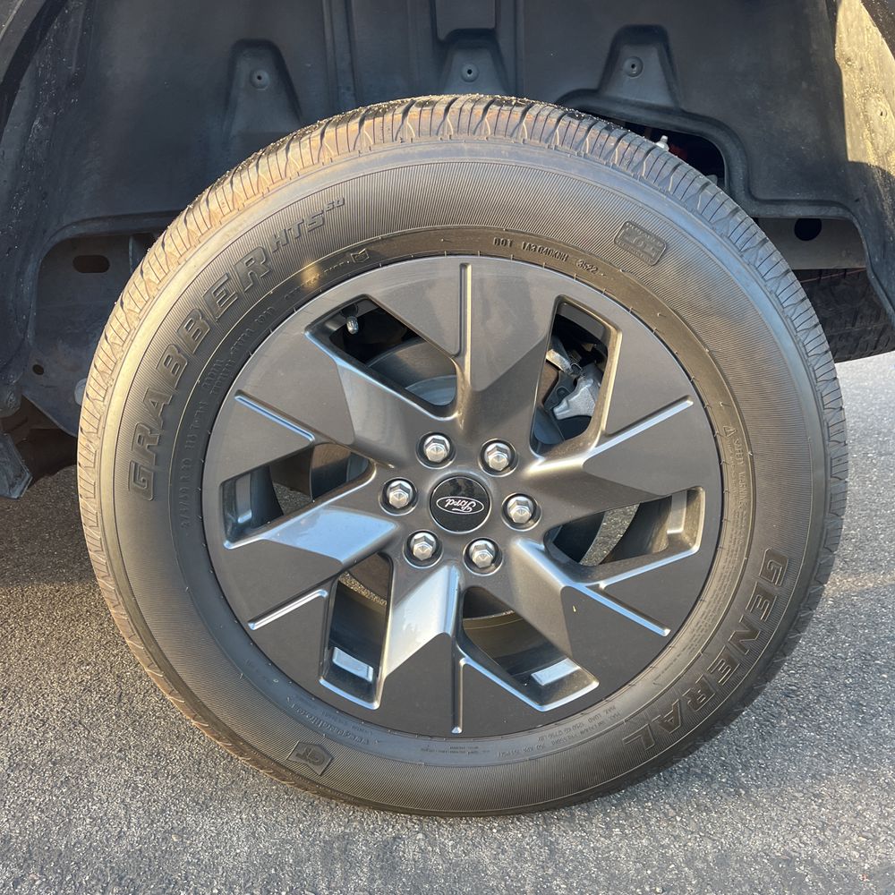 2022 Ford F-150 Lightning Lariat