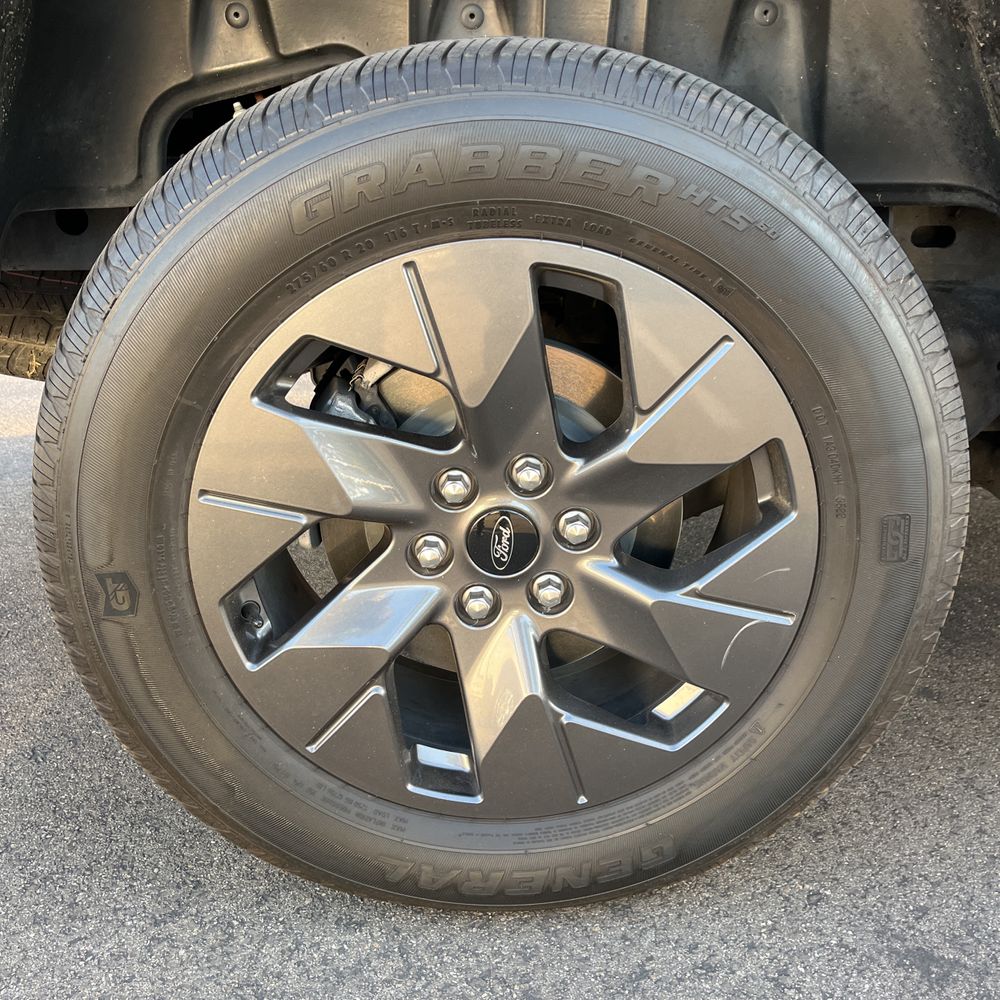 2022 Ford F-150 Lightning Lariat