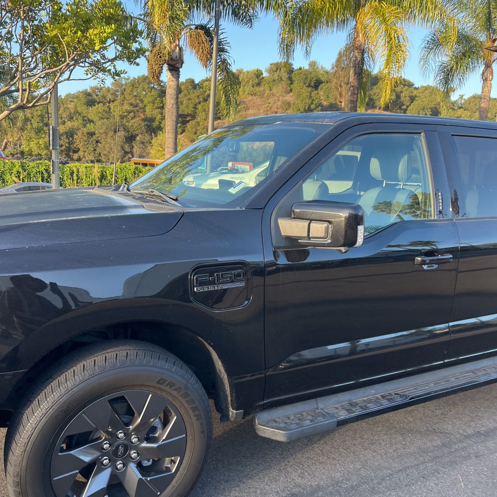 2022 Ford F-150 Lightning Lariat