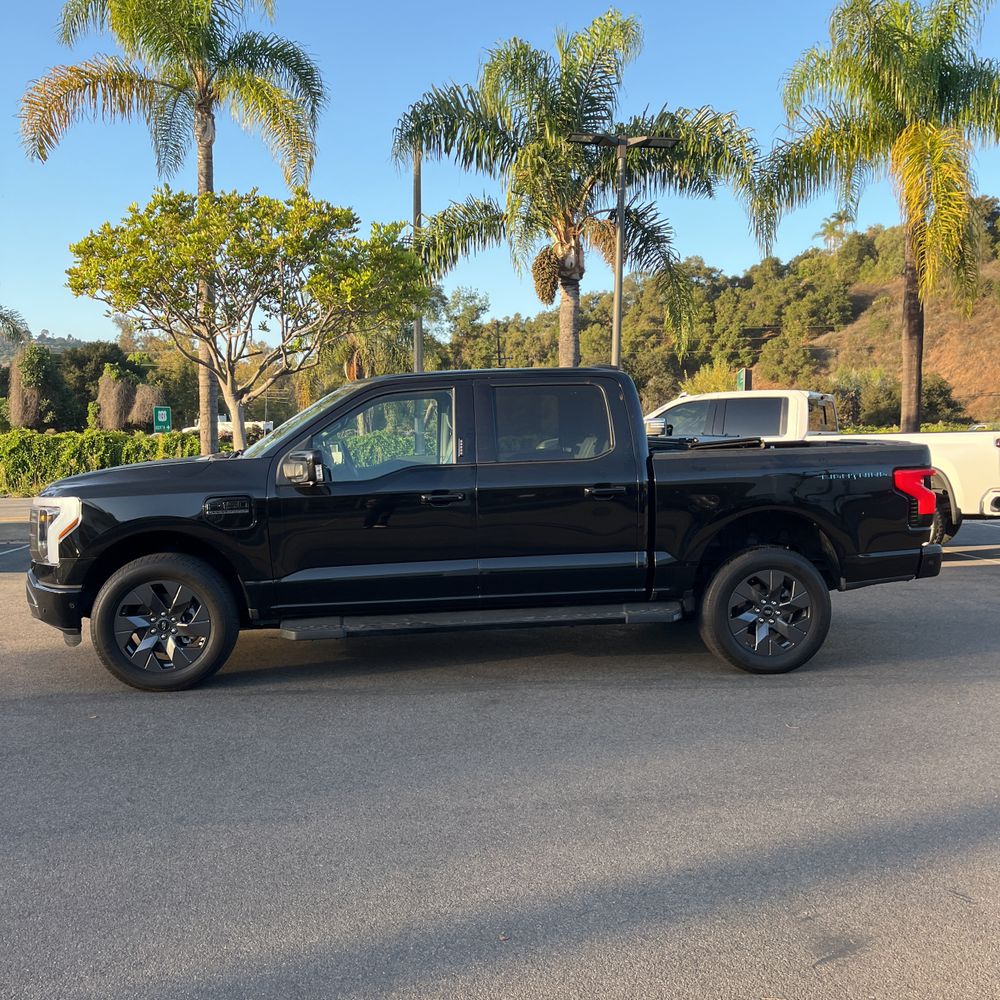 2022 Ford F-150 Lightning Lariat