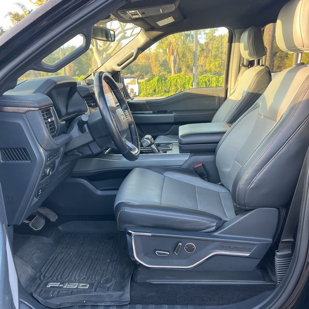 2022 Ford F-150 Lightning Lariat
