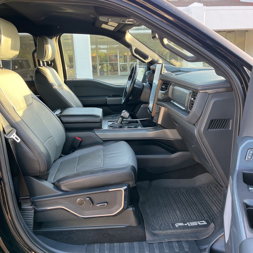2022 Ford F-150 Lightning Lariat