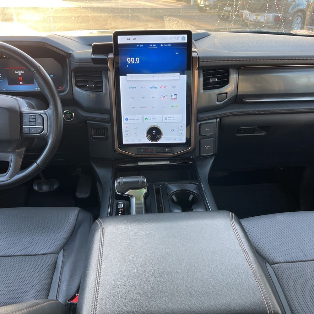 2022 Ford F-150 Lightning Lariat