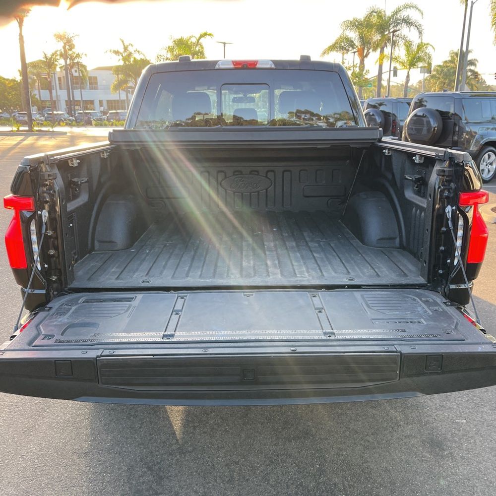 2022 Ford F-150 Lightning Lariat