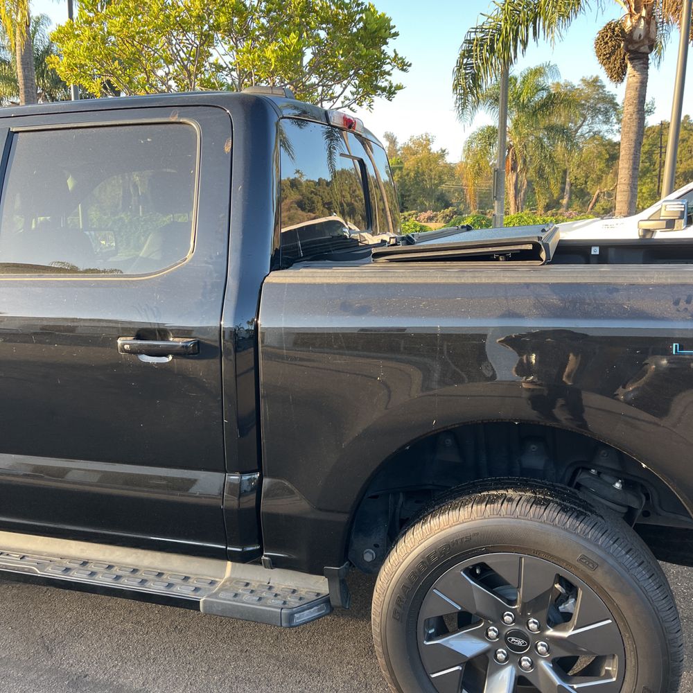 2022 Ford F-150 Lightning Lariat