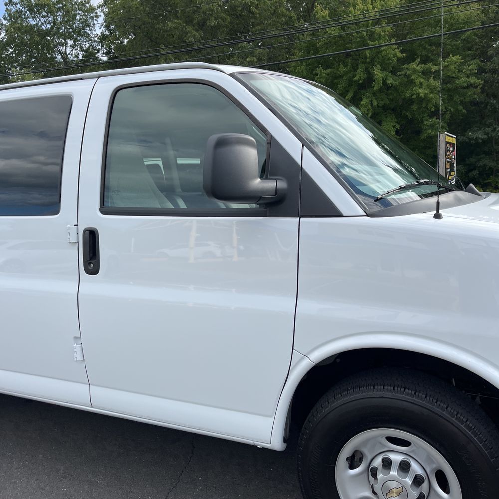 2025 Chevrolet Express LS 3500