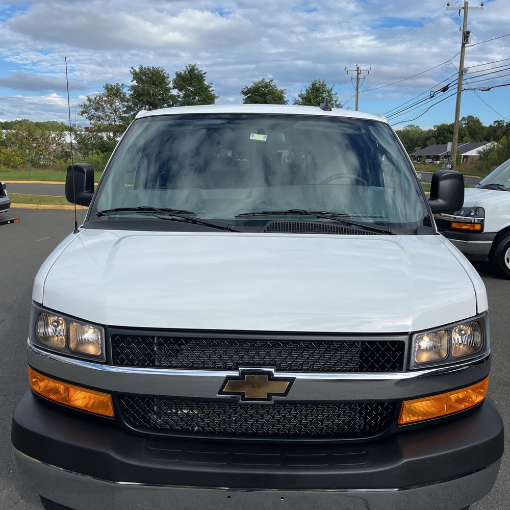 2025 Chevrolet Express LS 3500