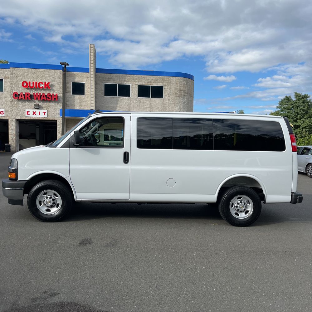 2025 Chevrolet Express LS 3500