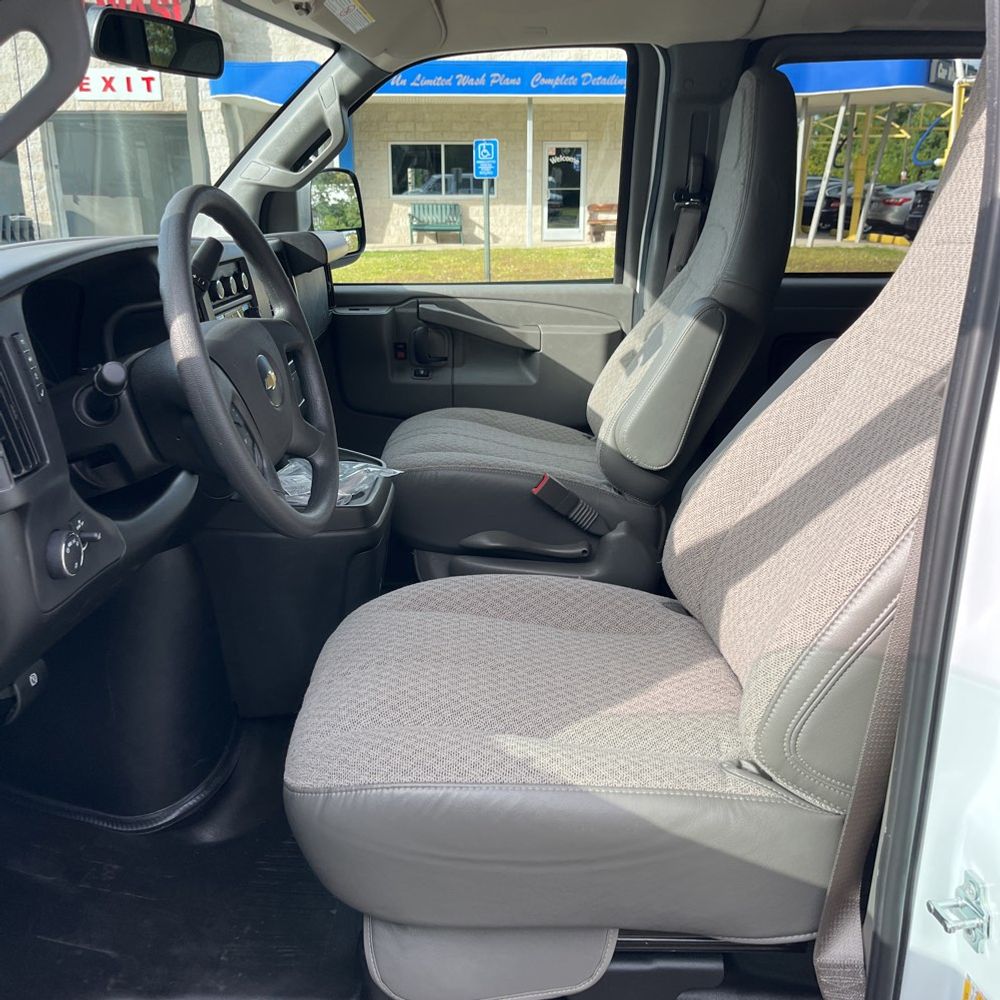 2025 Chevrolet Express LS 3500