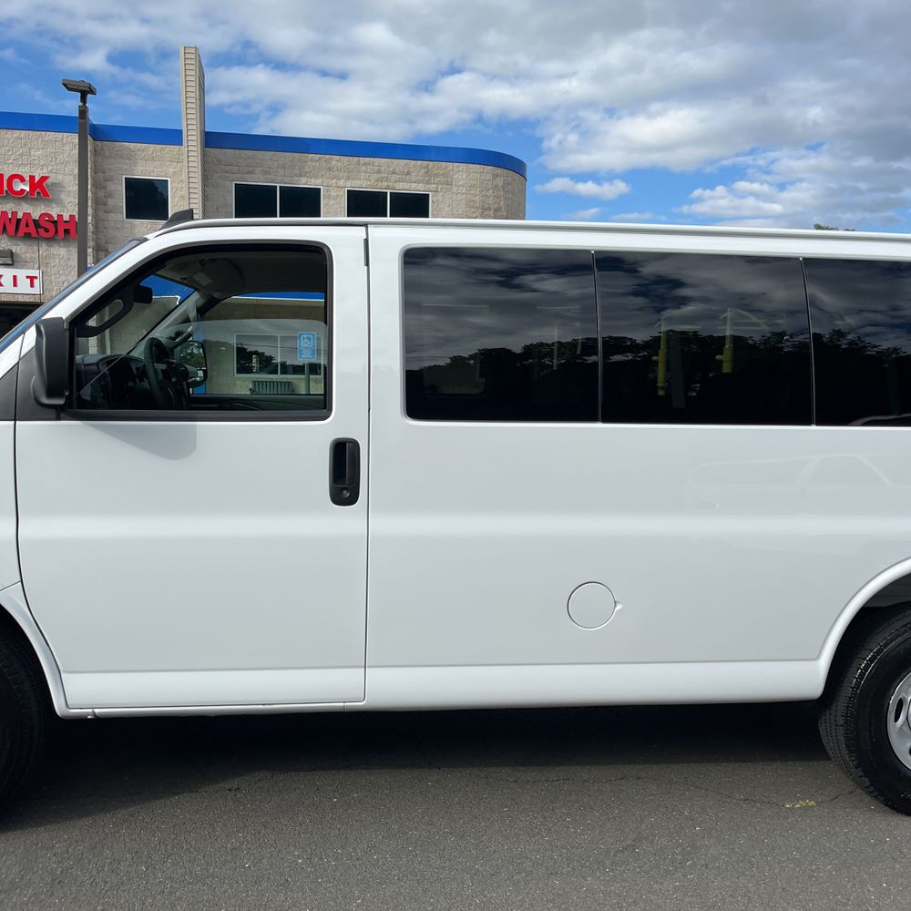 2025 Chevrolet Express LS 3500