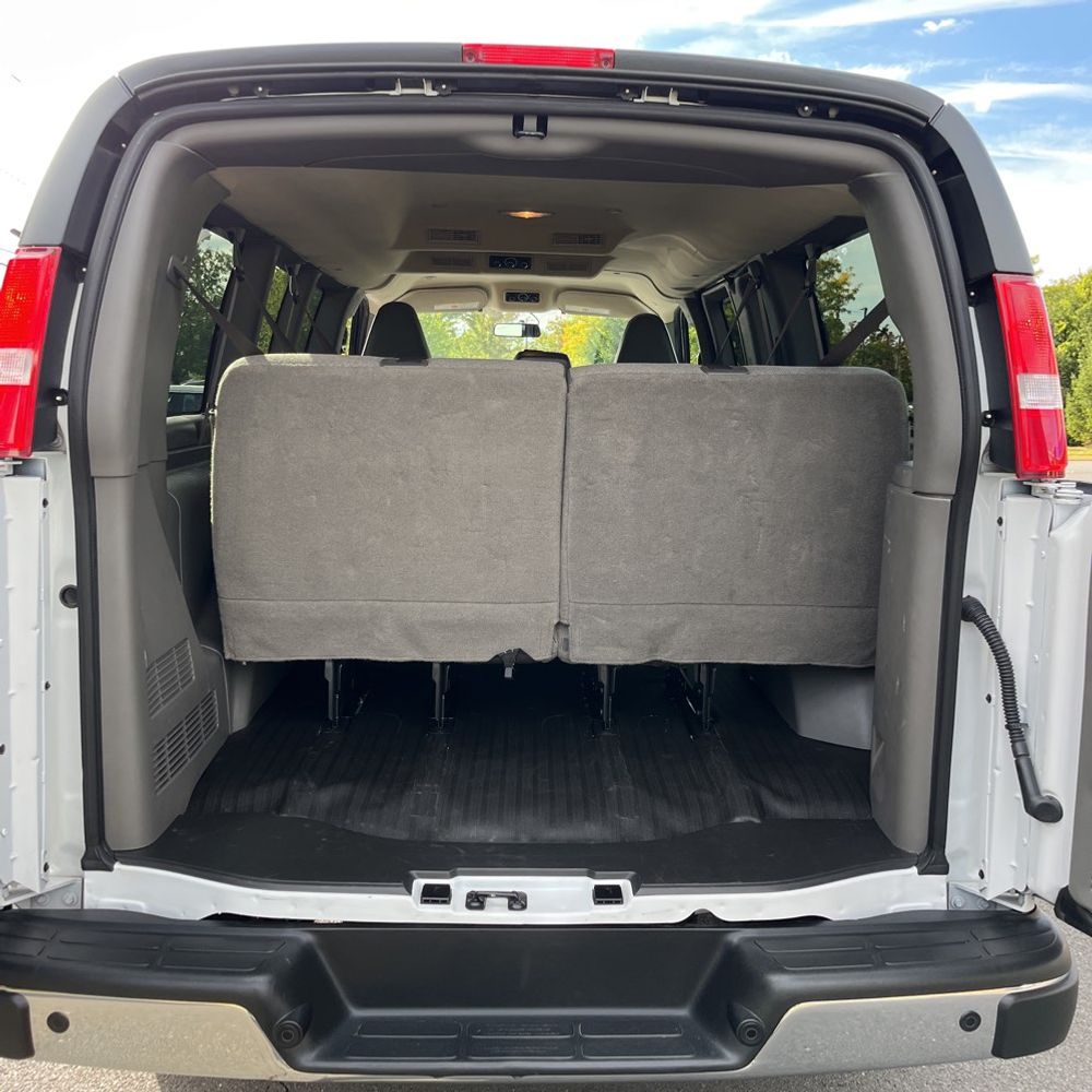 2025 Chevrolet Express LS 3500