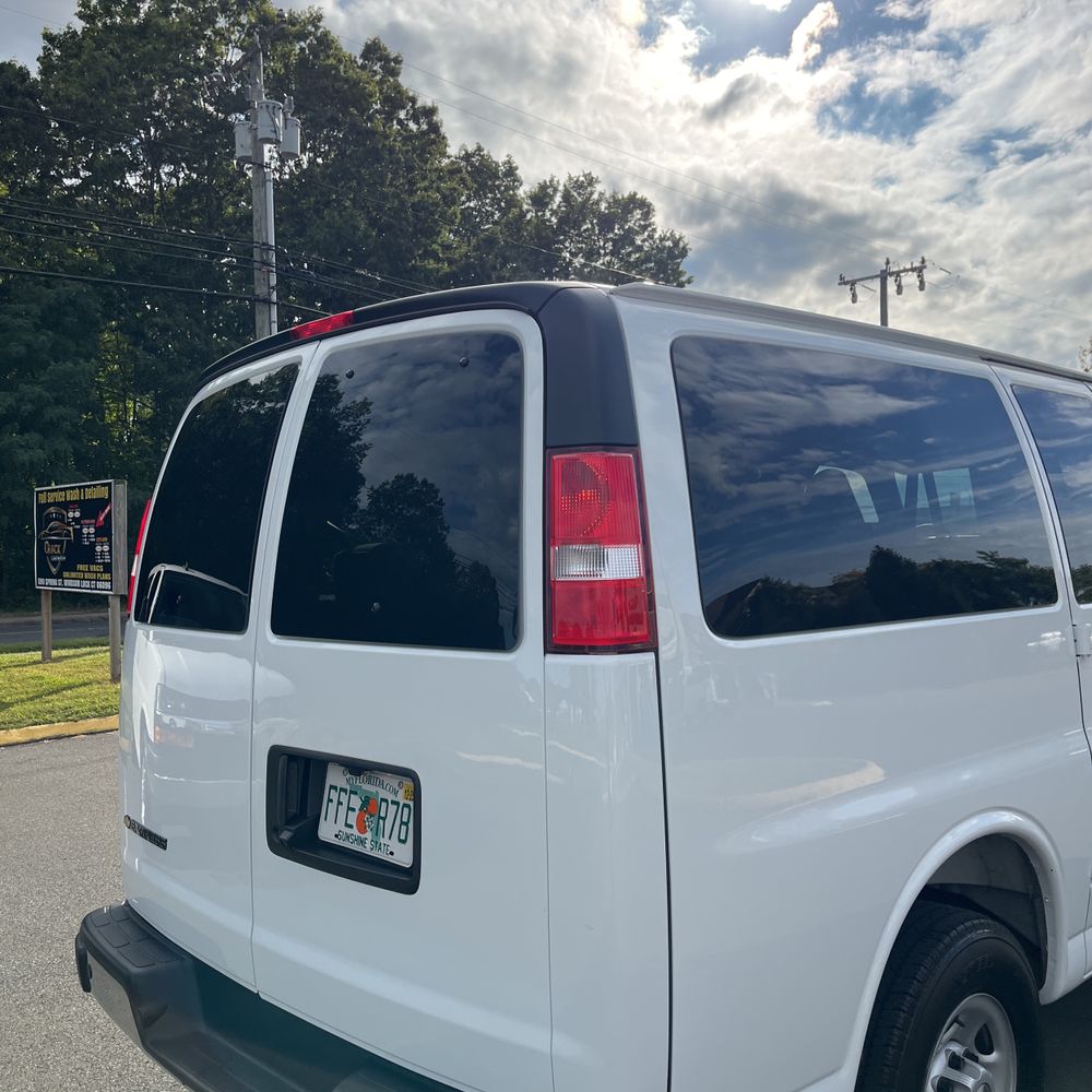 2025 Chevrolet Express LS 3500
