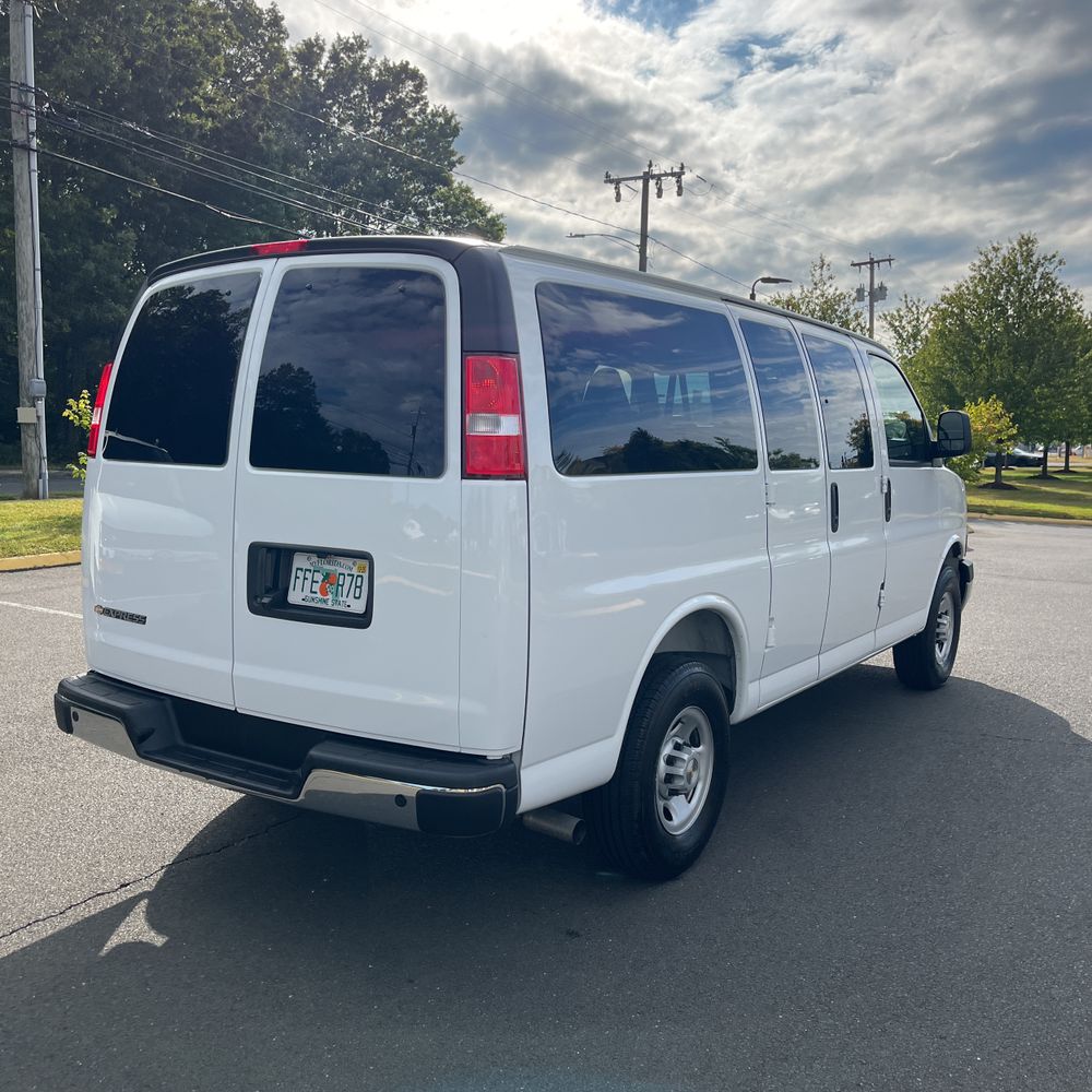 2025 Chevrolet Express LS 3500