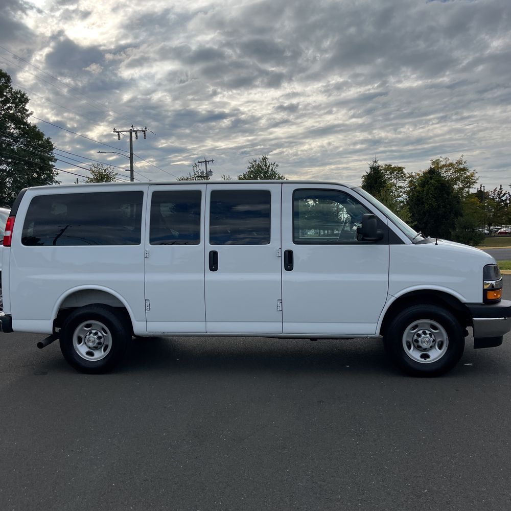 2025 Chevrolet Express LS 3500