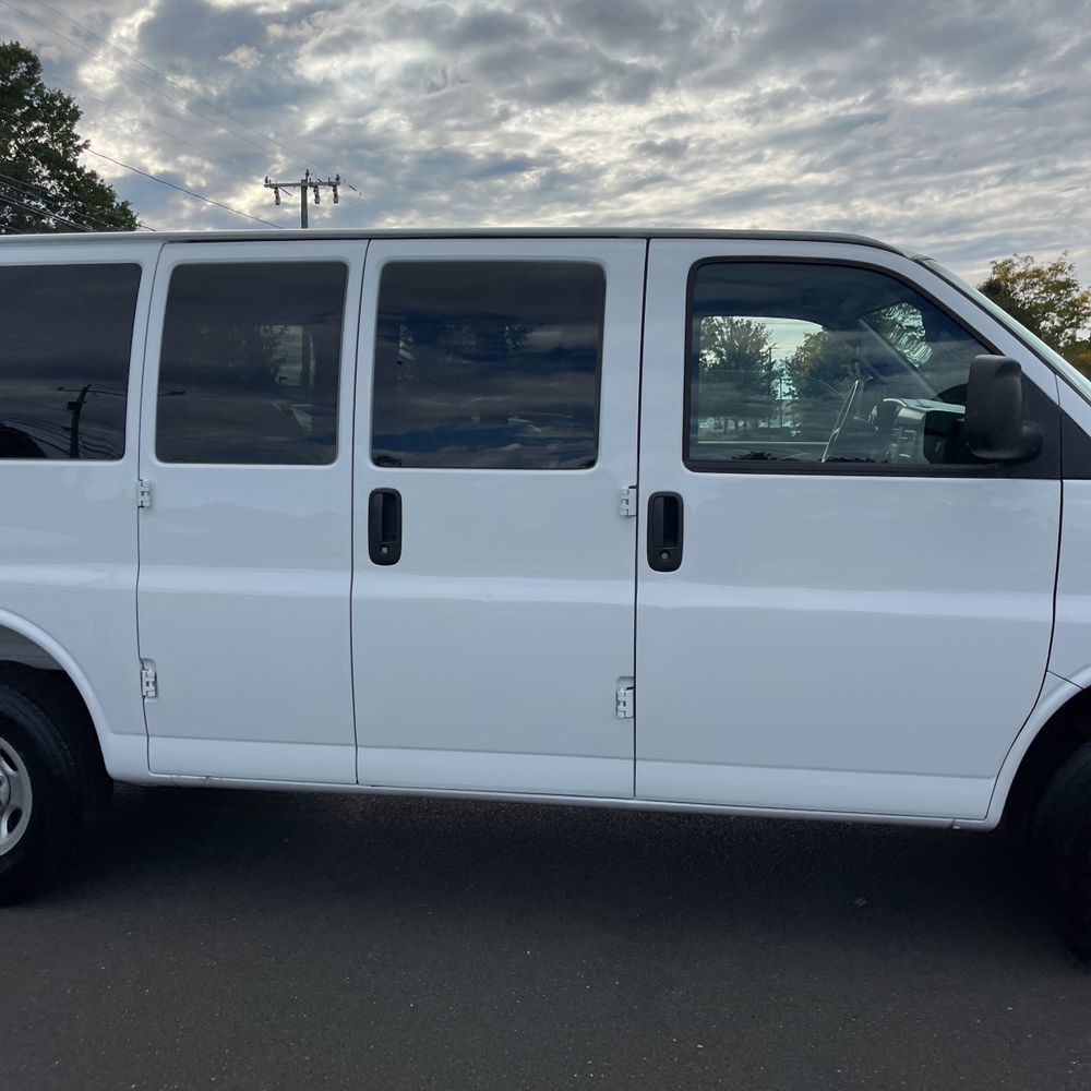 2025 Chevrolet Express LS 3500