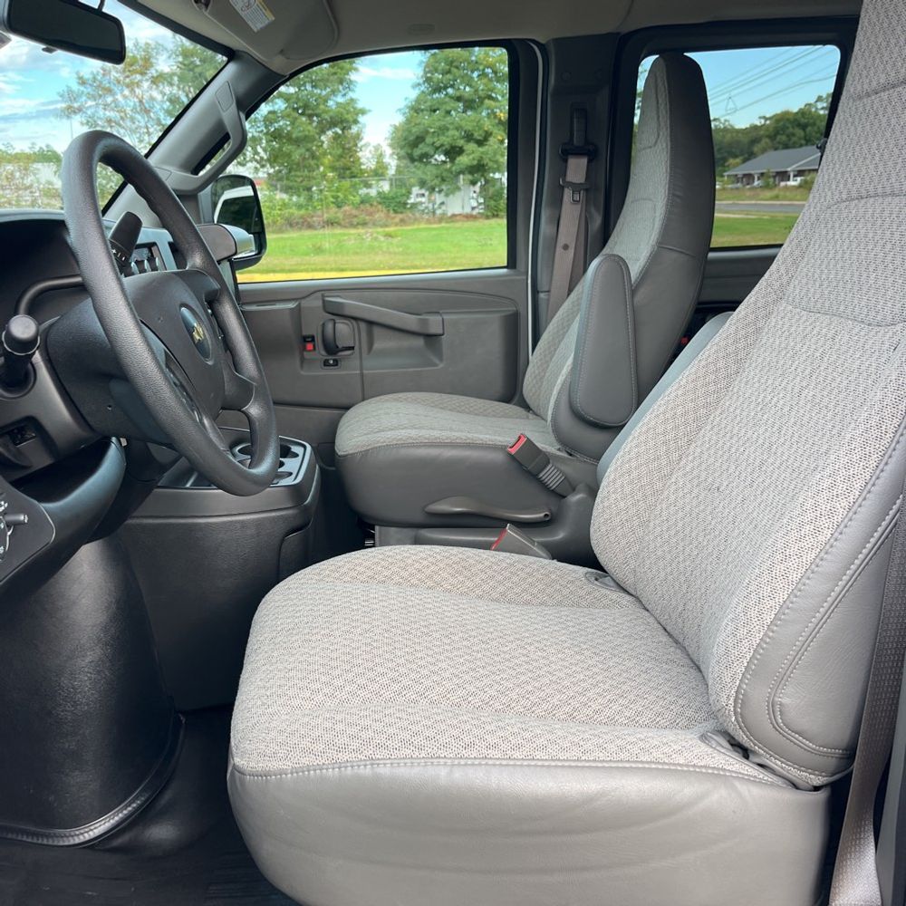 2025 Chevrolet Express LS 3500