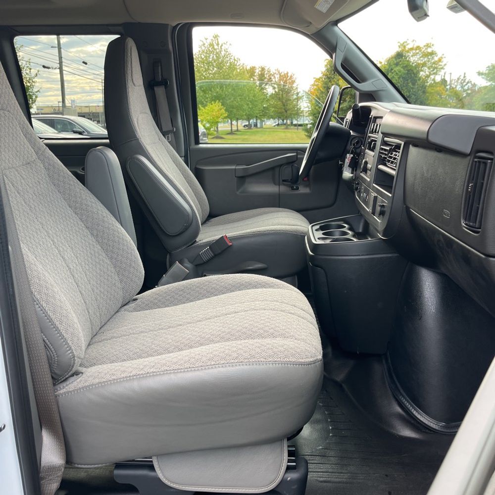 2025 Chevrolet Express LS 3500