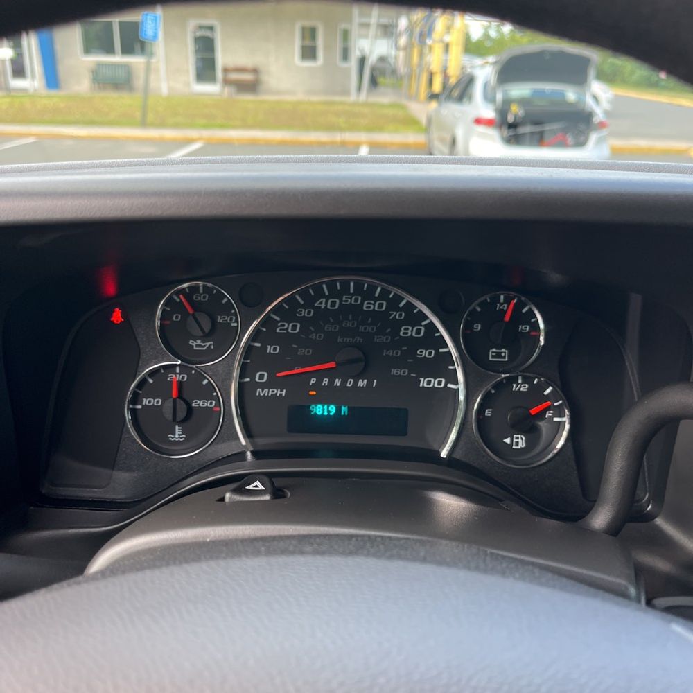 2025 Chevrolet Express LS 3500