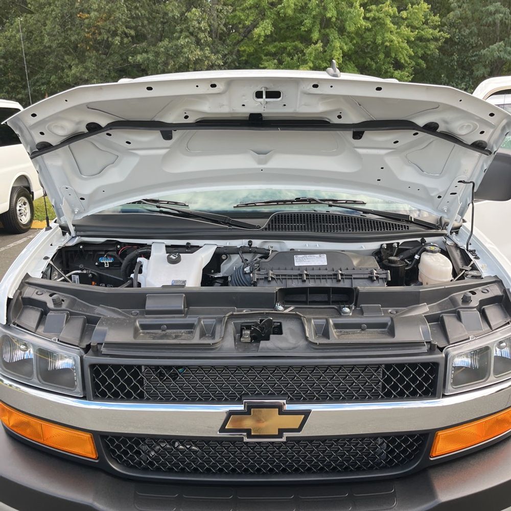 2025 Chevrolet Express LS 3500