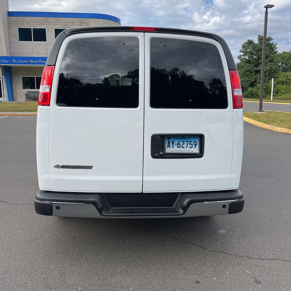 2025 Chevrolet Express LS 3500