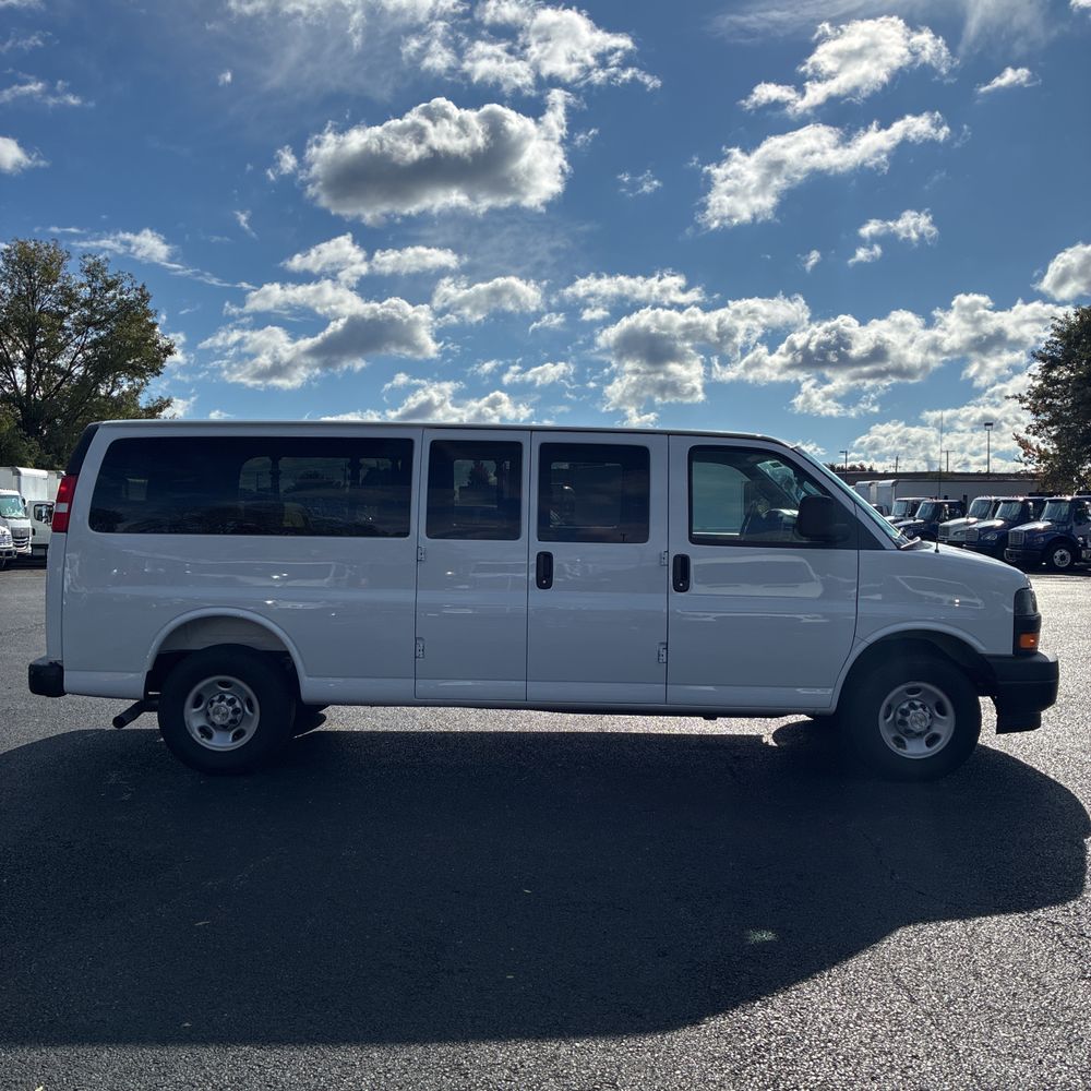 2025 Chevrolet Express LS 3500