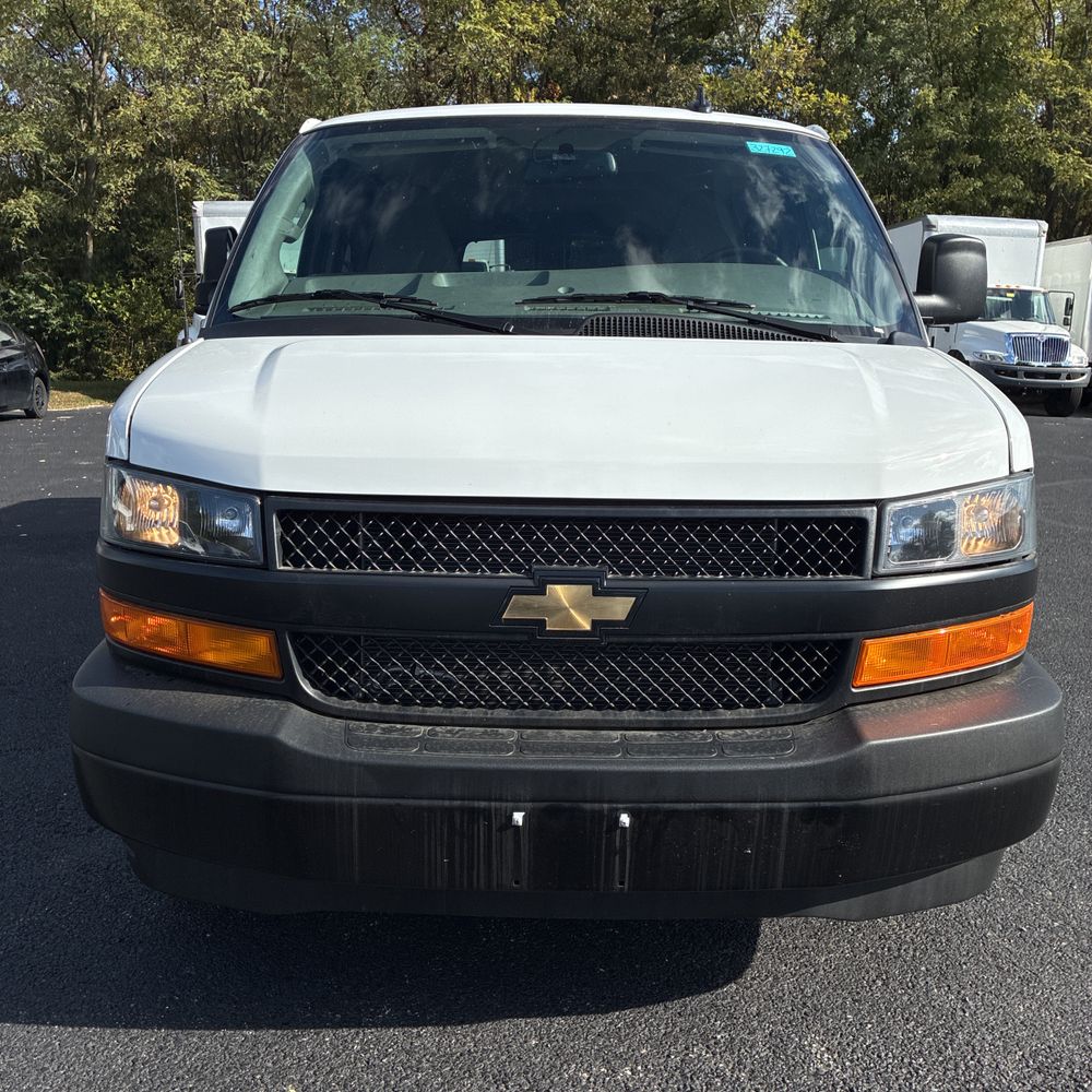 2025 Chevrolet Express LS 3500