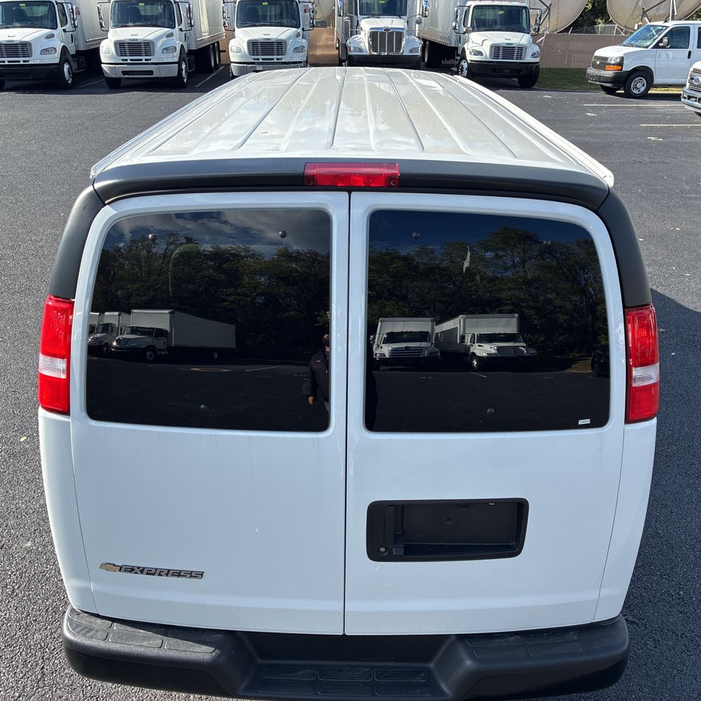 2025 Chevrolet Express LS 3500