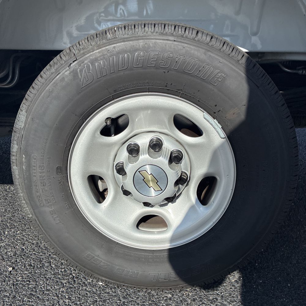 2025 Chevrolet Express LS 3500