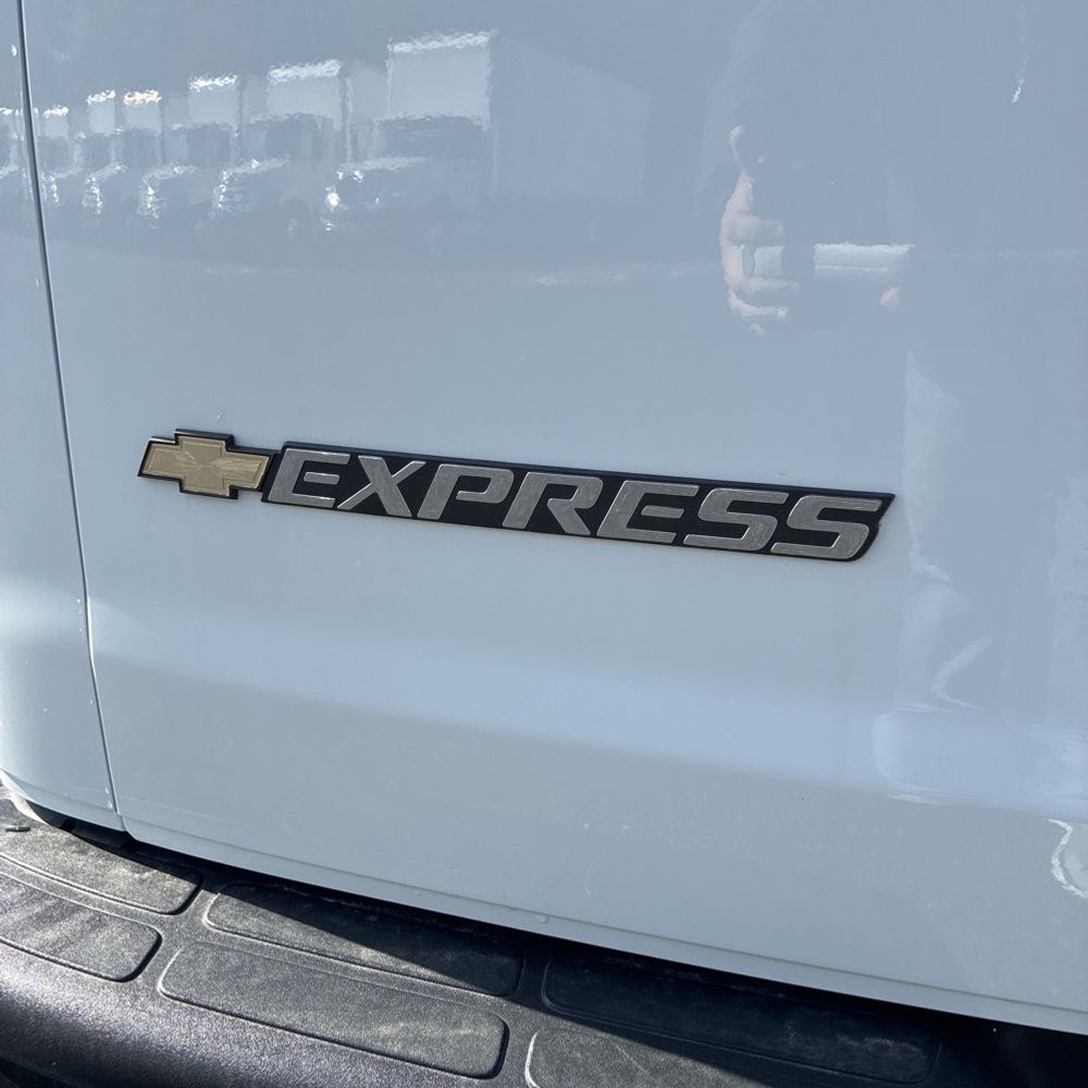 2025 Chevrolet Express LS 3500