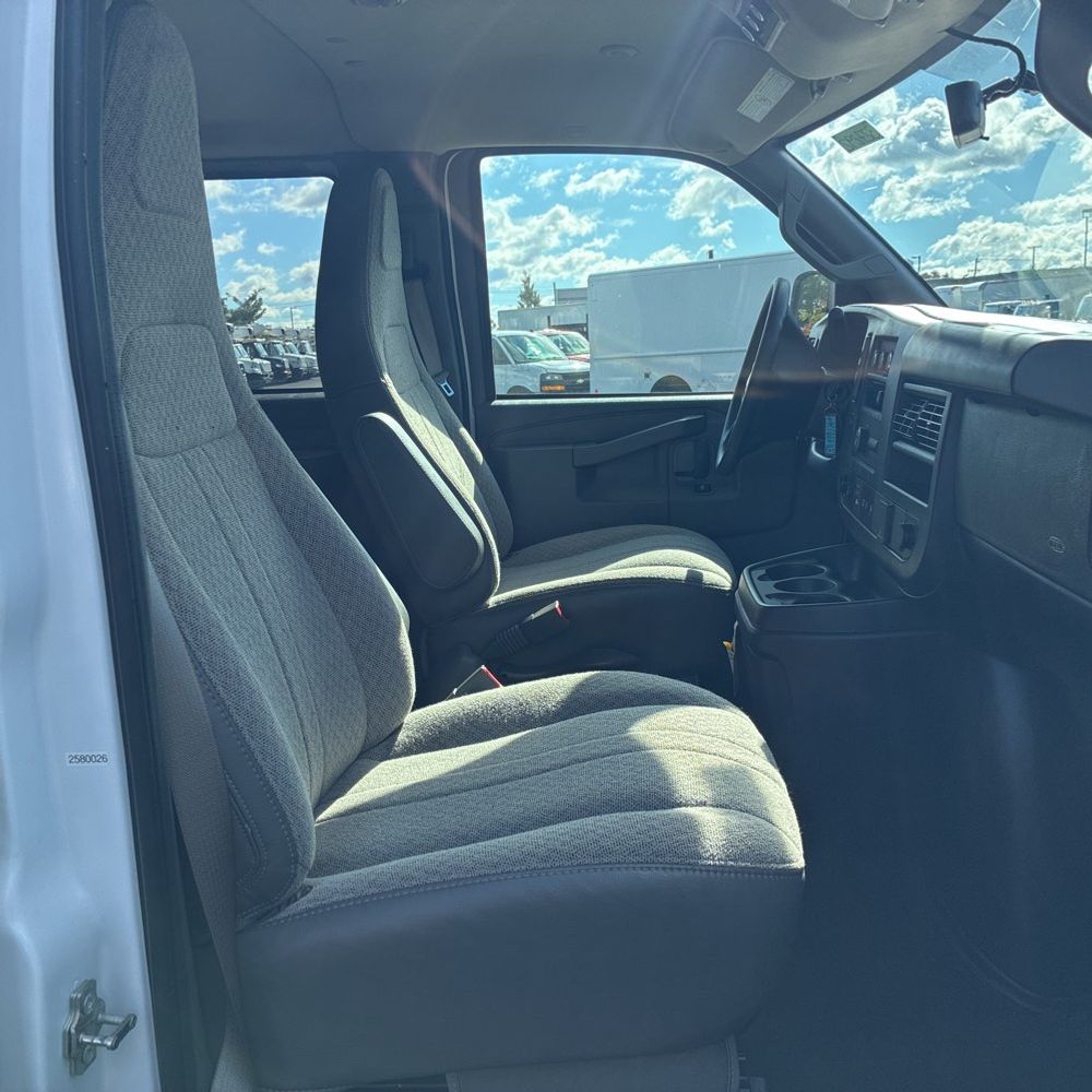 2025 Chevrolet Express LS 3500