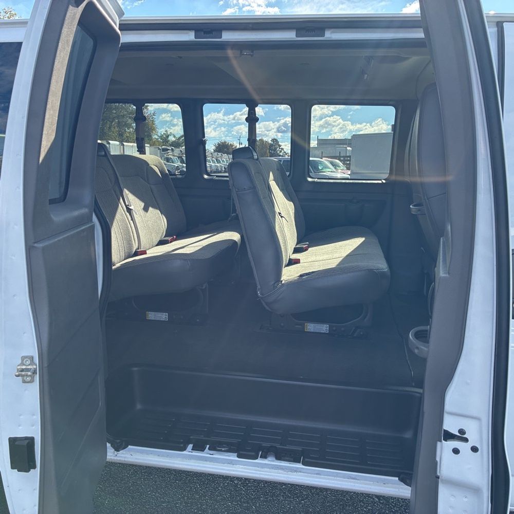 2025 Chevrolet Express LS 3500