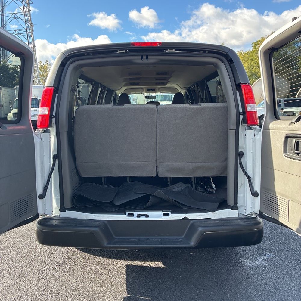 2025 Chevrolet Express LS 3500