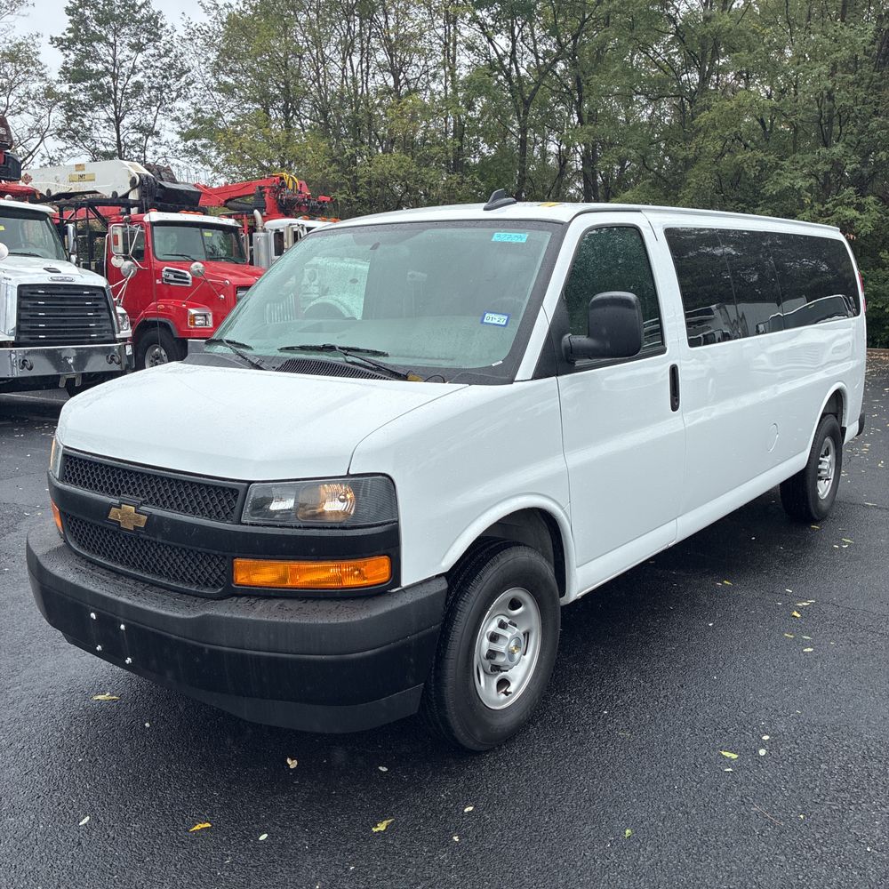 2025 Chevrolet Express LS 3500