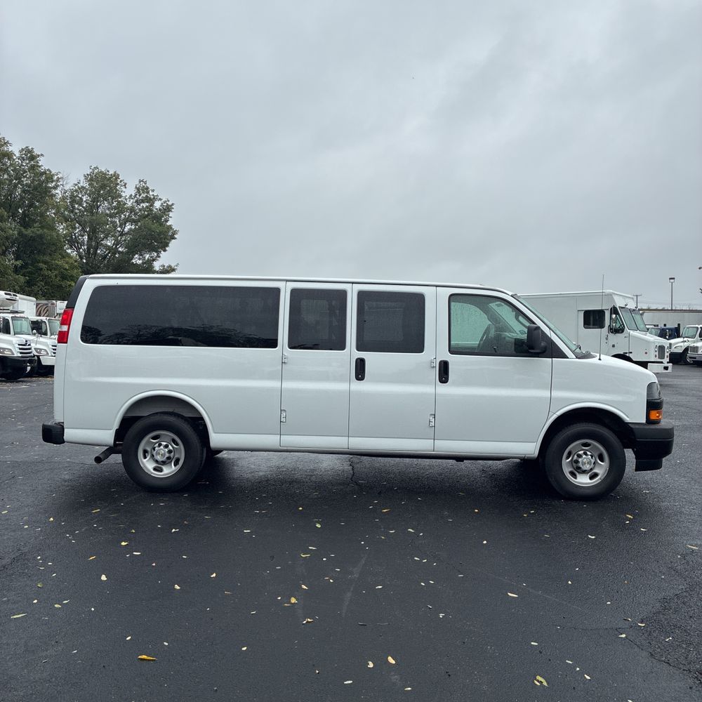 2025 Chevrolet Express LS 3500