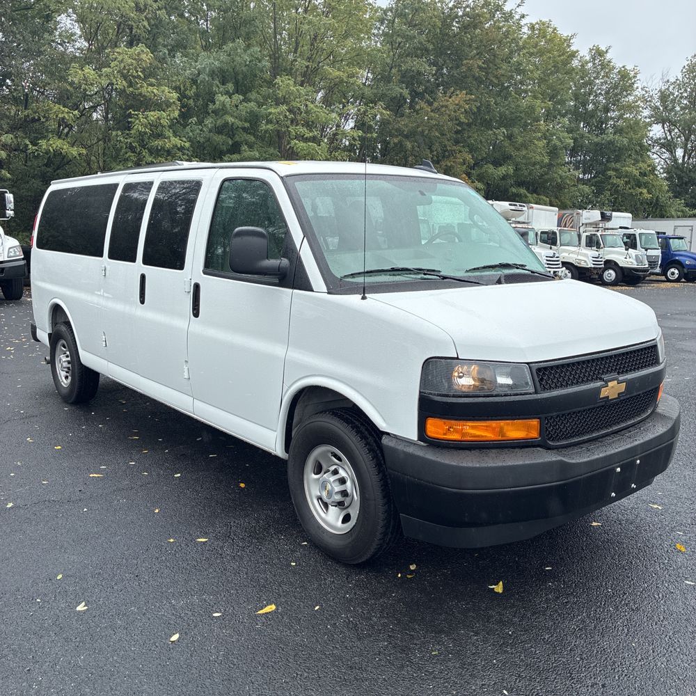2025 Chevrolet Express LS 3500