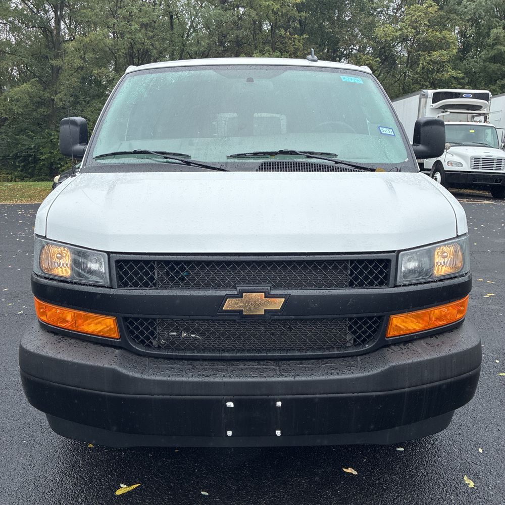 2025 Chevrolet Express LS 3500