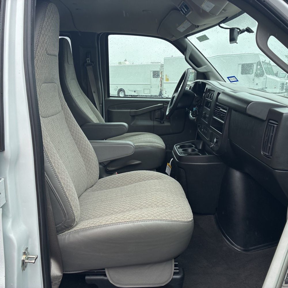 2025 Chevrolet Express LS 3500