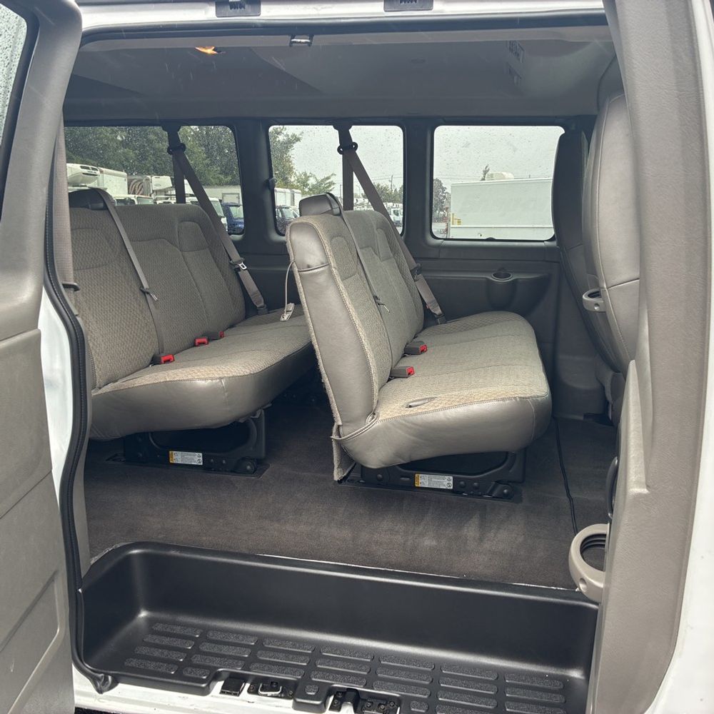 2025 Chevrolet Express LS 3500