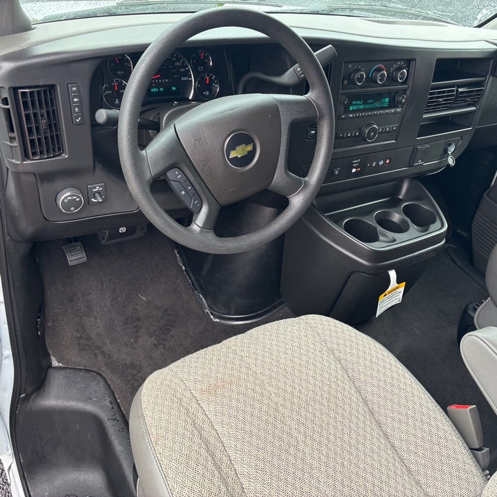2025 Chevrolet Express LS 3500