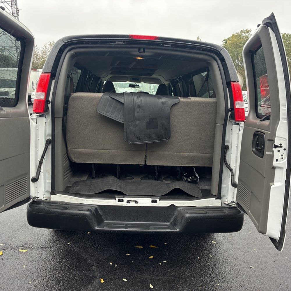 2025 Chevrolet Express LS 3500