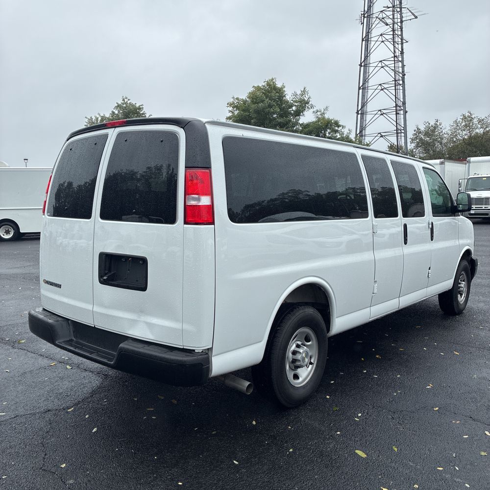 2025 Chevrolet Express LS 3500