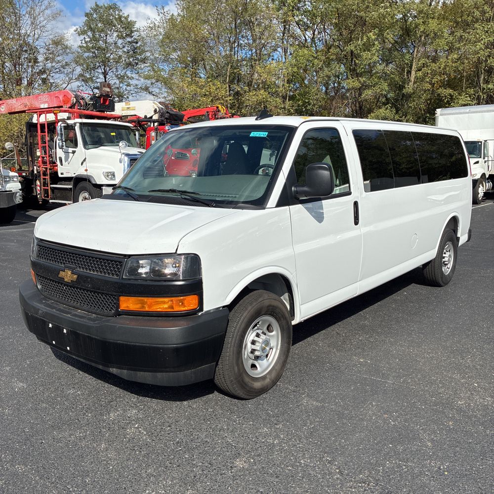 2025 Chevrolet Express LS 3500