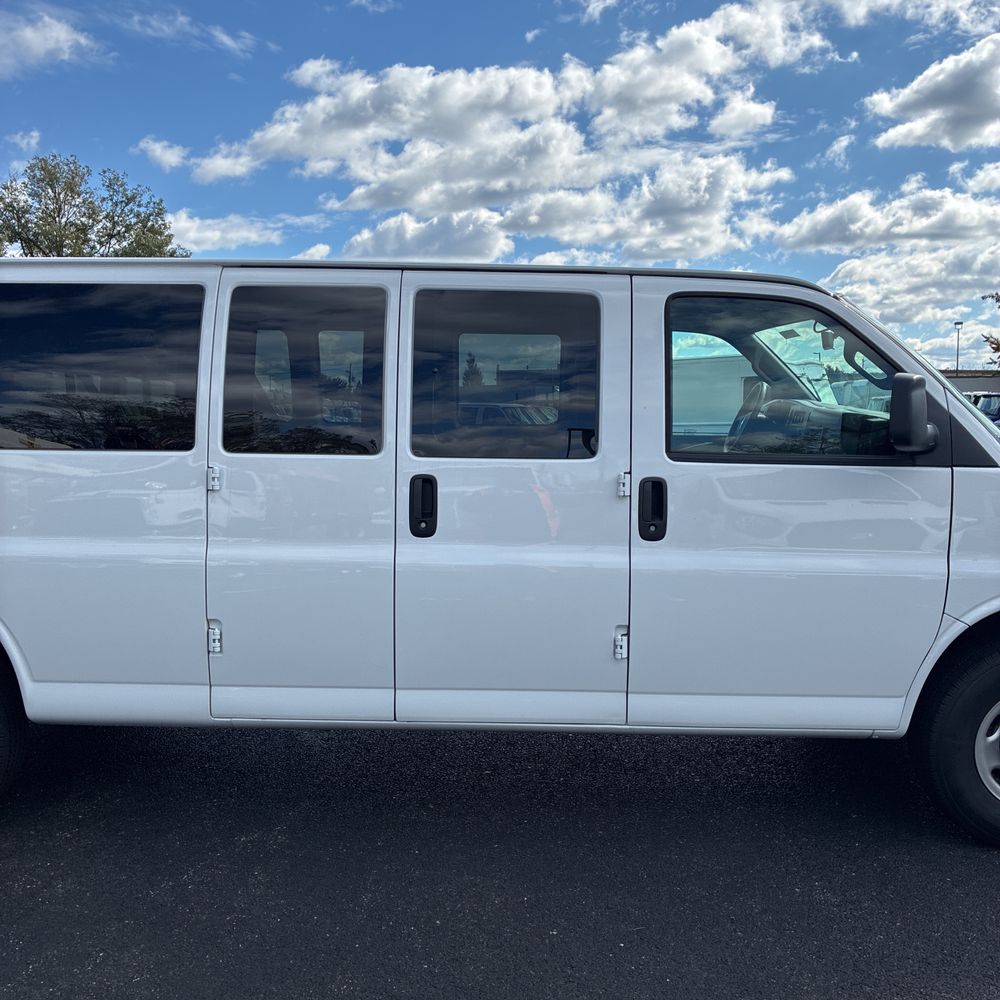 2025 Chevrolet Express LS 3500
