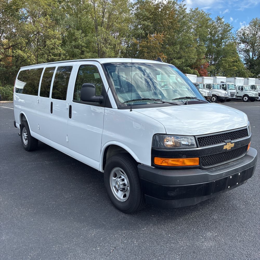 2025 Chevrolet Express LS 3500