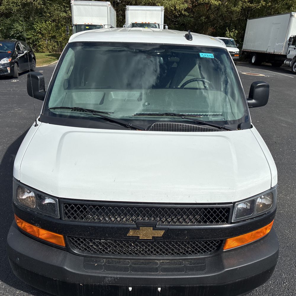 2025 Chevrolet Express LS 3500