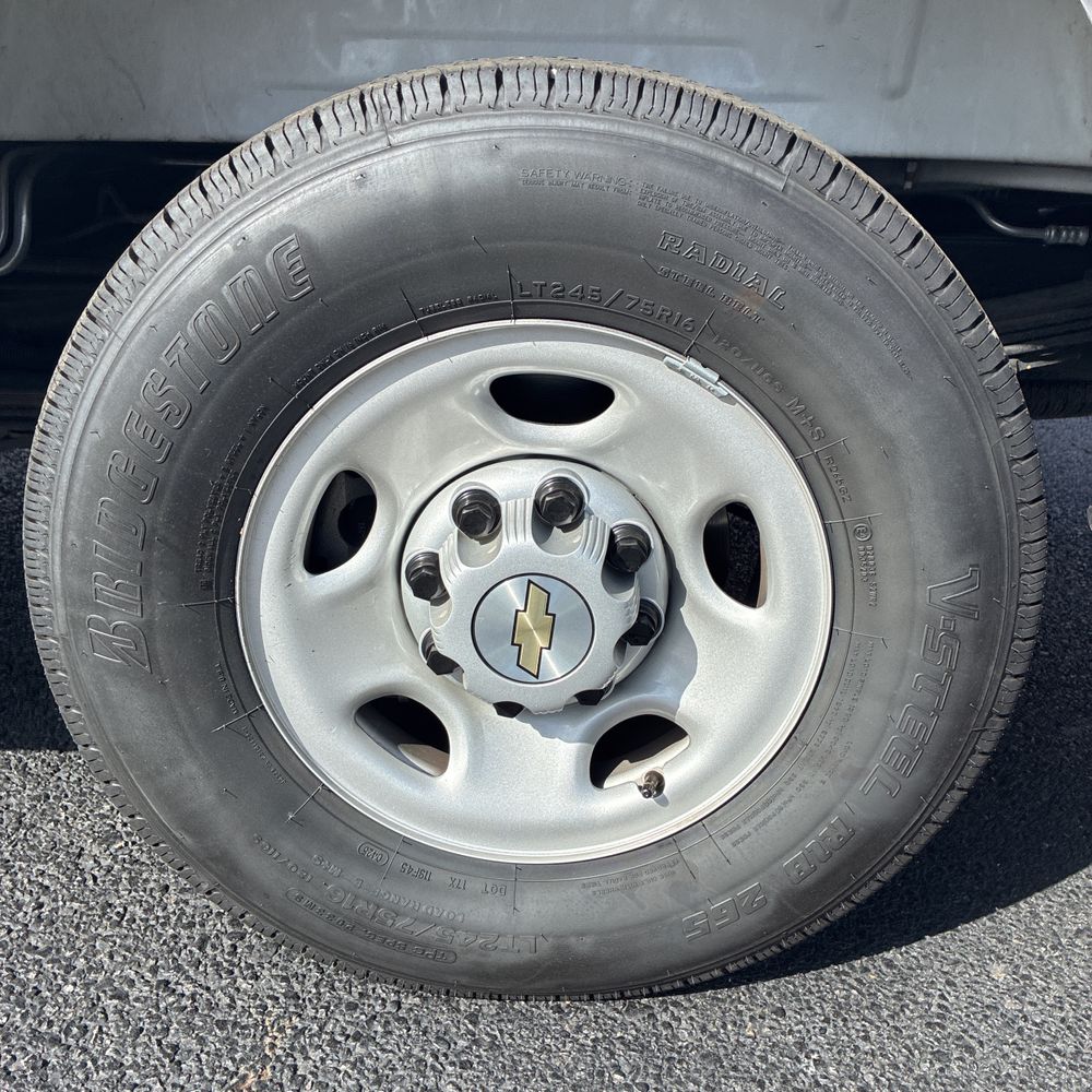 2025 Chevrolet Express LS 3500