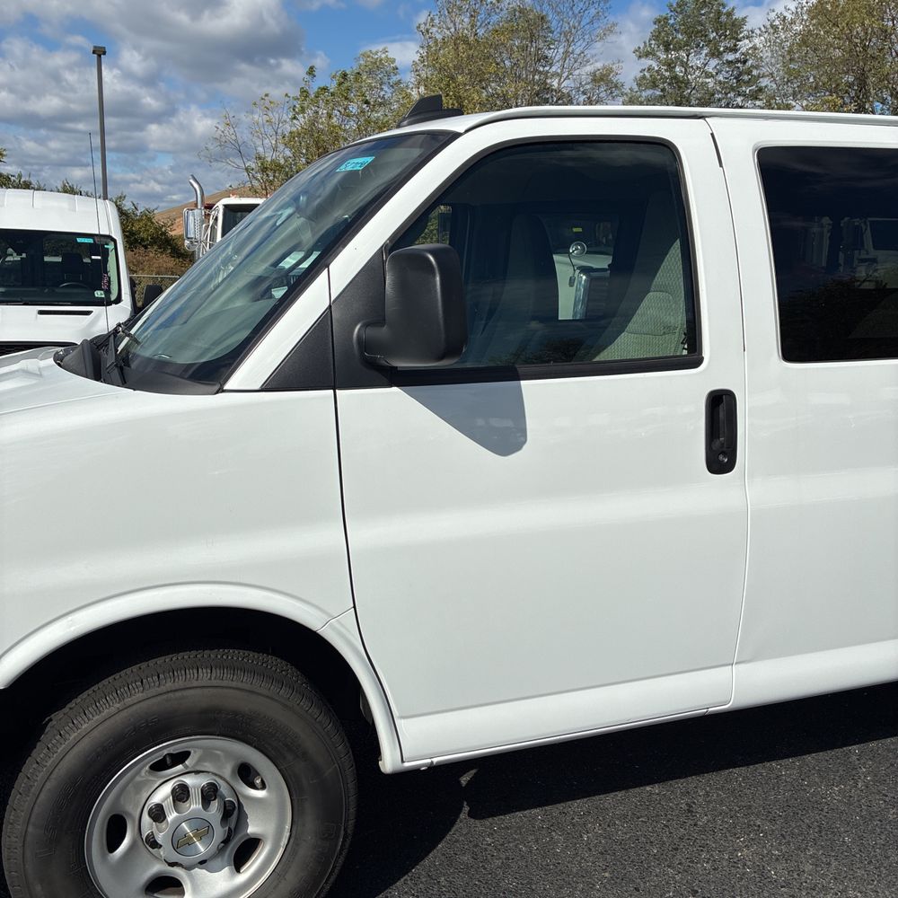 2025 Chevrolet Express LS 3500