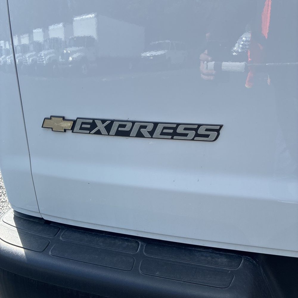 2025 Chevrolet Express LS 3500