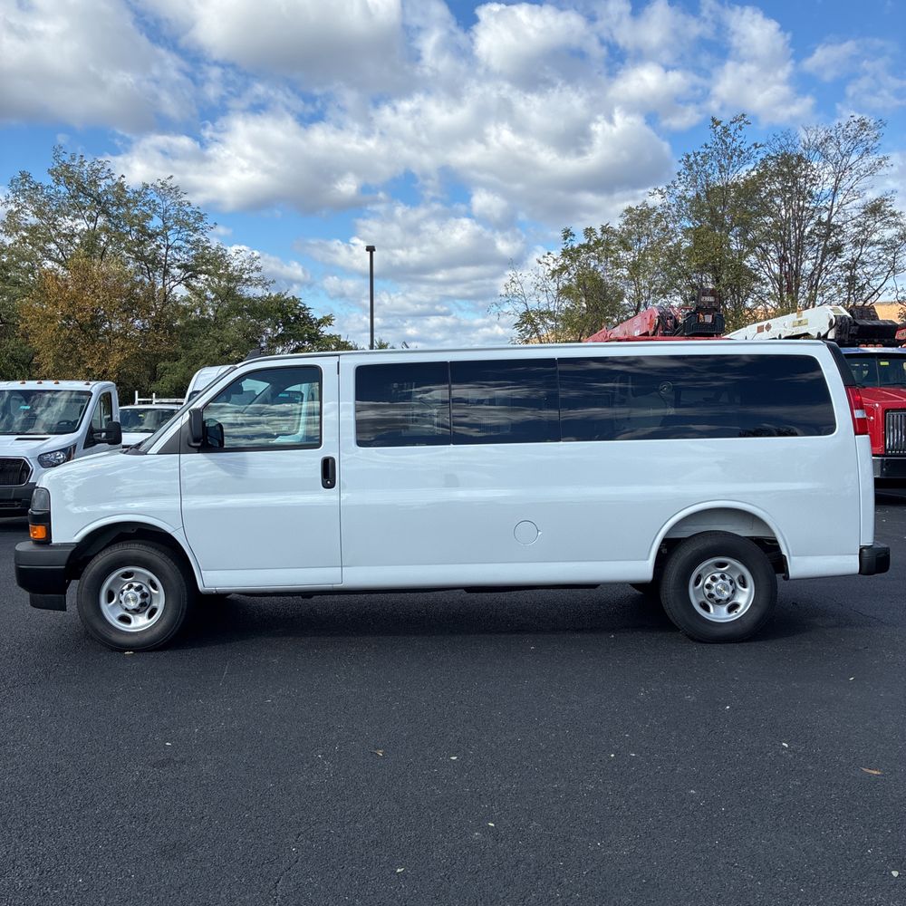 2025 Chevrolet Express LS 3500